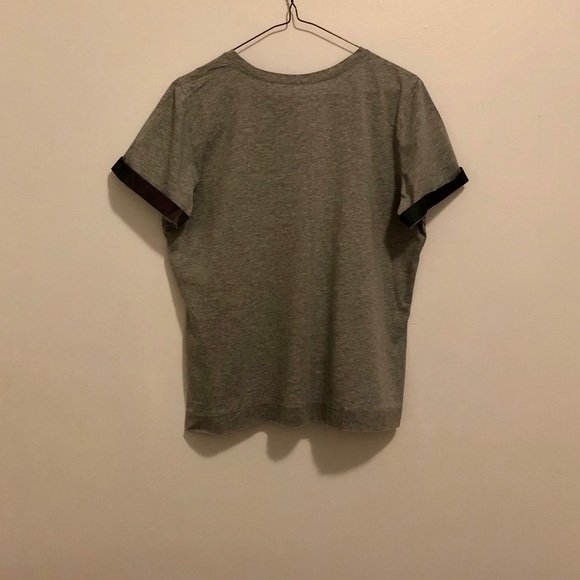 GUESS Women T-shirt - Picture 4 of 4